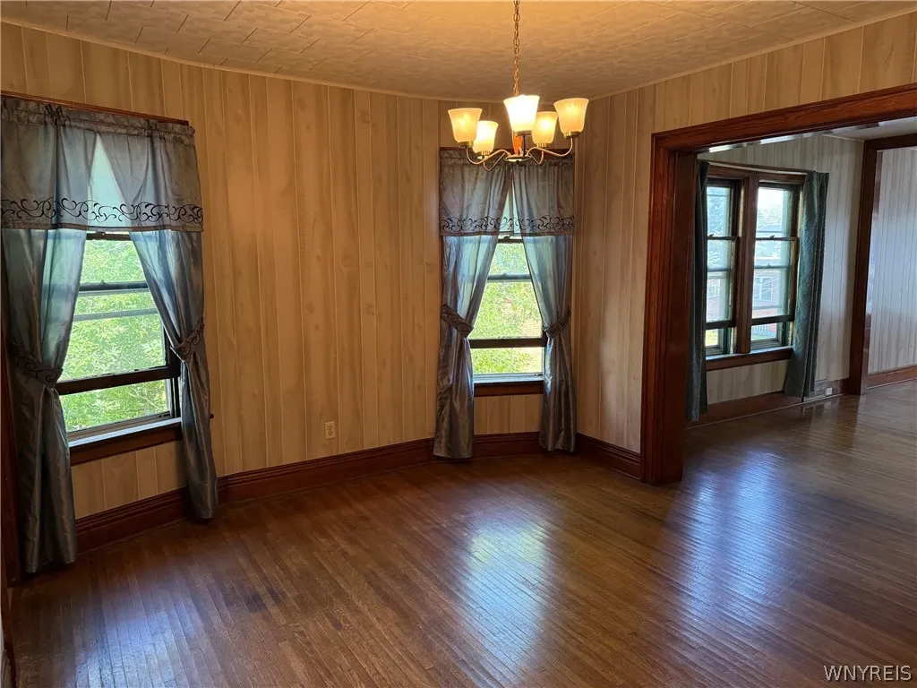 74 Ashton Place, Buffalo, New York 14220, Buffalo, New York 14220, 3 Bedrooms Bedrooms, 7 Rooms Rooms,1 BathroomBathrooms,Residential Lease,For Rent,74 Ashton Place, Buffalo, New York 14220,0,B1698472
