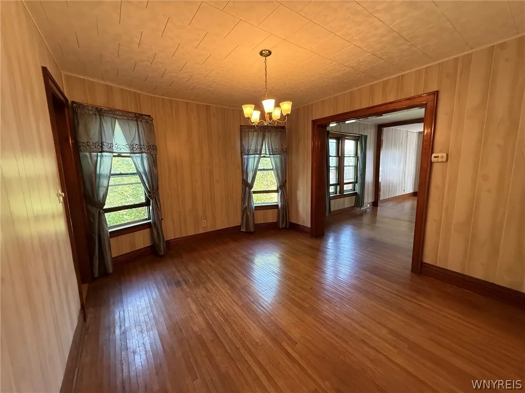 74 Ashton Place, Buffalo, New York 14220, Buffalo, New York 14220, 3 Bedrooms Bedrooms, 7 Rooms Rooms,1 BathroomBathrooms,Residential Lease,For Rent,74 Ashton Place, Buffalo, New York 14220,0,B1698472