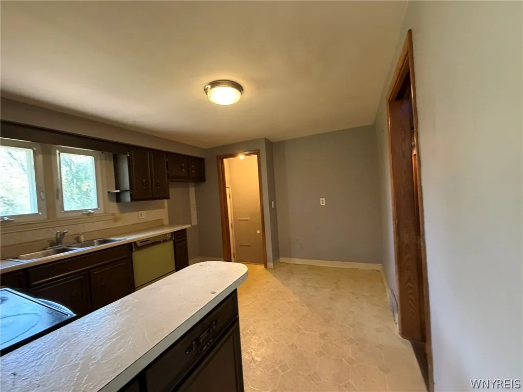 129 Maple Road, Amherst, New York 14221, Amherst, New York 14221, 3 Bedrooms Bedrooms, 9 Rooms Rooms,1 BathroomBathrooms,Residential,For Sale,129 Maple Road, Amherst, New York 14221,0,B1698447