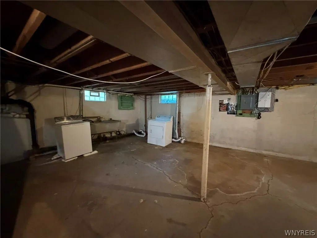 129 Maple Road, Amherst, New York 14221, Amherst, New York 14221, 3 Bedrooms Bedrooms, 9 Rooms Rooms,1 BathroomBathrooms,Residential,For Sale,129 Maple Road, Amherst, New York 14221,0,B1698447