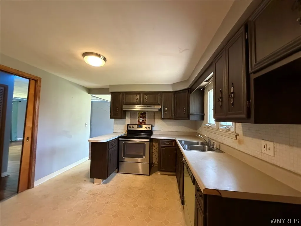 129 Maple Road, Amherst, New York 14221, Amherst, New York 14221, 3 Bedrooms Bedrooms, 9 Rooms Rooms,1 BathroomBathrooms,Residential,For Sale,129 Maple Road, Amherst, New York 14221,0,B1698447