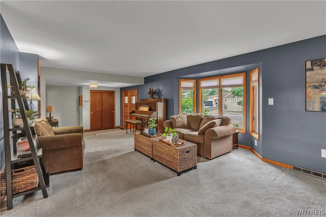 503 Fruitwood, Amherst, New York 14221, Amherst, New York 14221, 4 Bedrooms Bedrooms, 9 Rooms Rooms,1 BathroomBathrooms,Residential,For Sale,503 Fruitwood, Amherst, New York 14221,0,B1697405