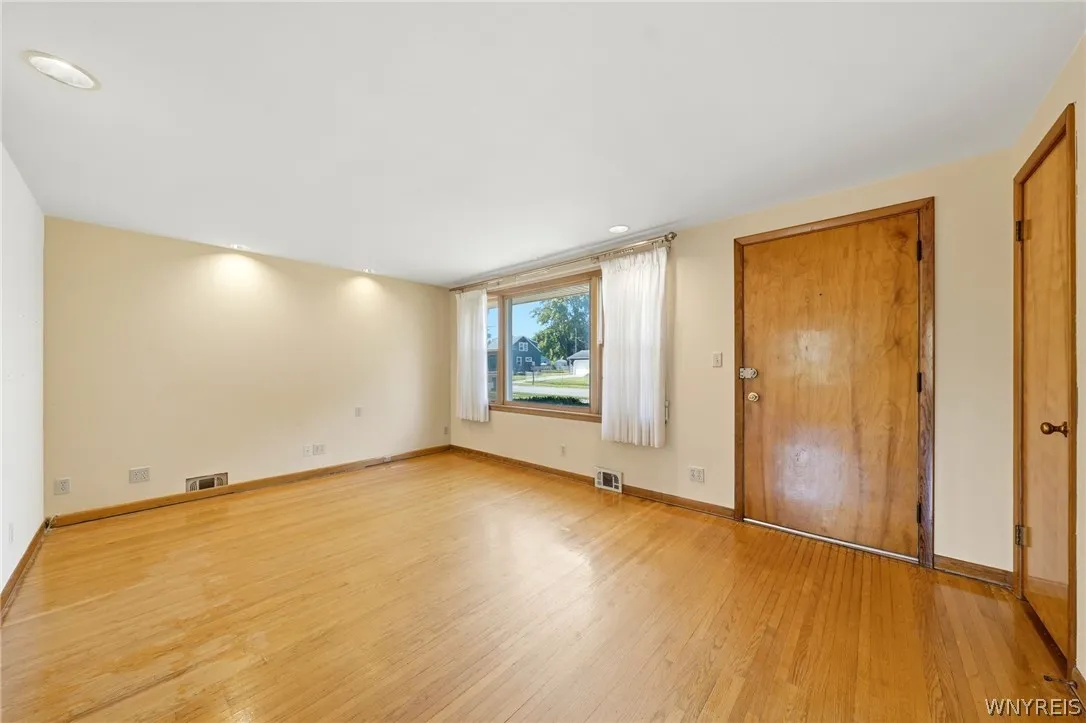 3311 Cox Drive, Hamburg, New York 14219, Hamburg, New York 14219, 3 Bedrooms Bedrooms, 8 Rooms Rooms,1 BathroomBathrooms,Residential,For Sale,3311 Cox Drive, Hamburg, New York 14219,0,B1697785