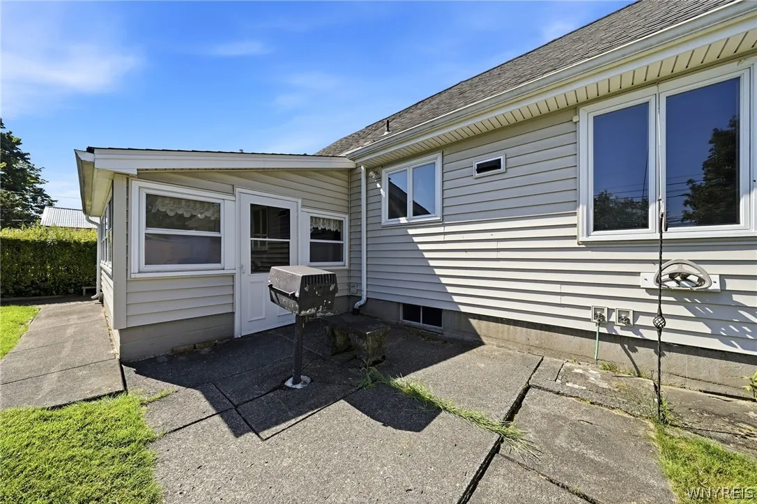 3311 Cox Drive, Hamburg, New York 14219, Hamburg, New York 14219, 3 Bedrooms Bedrooms, 8 Rooms Rooms,1 BathroomBathrooms,Residential,For Sale,3311 Cox Drive, Hamburg, New York 14219,0,B1697785