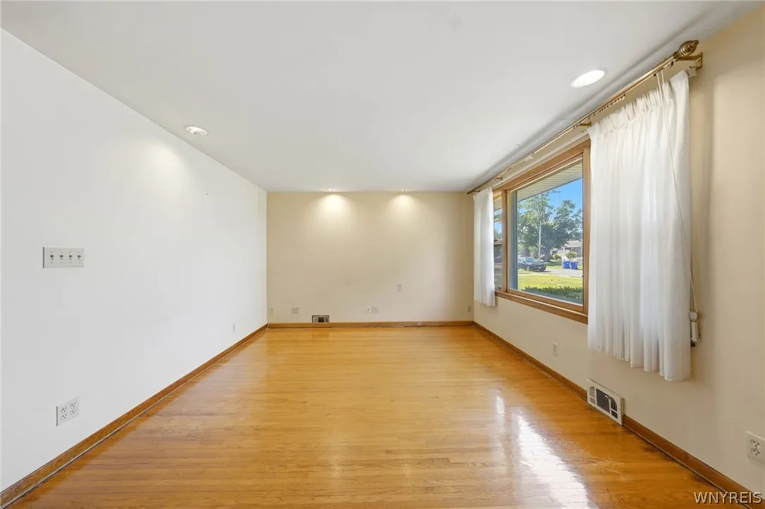 3311 Cox Drive, Hamburg, New York 14219, Hamburg, New York 14219, 3 Bedrooms Bedrooms, 8 Rooms Rooms,1 BathroomBathrooms,Residential,For Sale,3311 Cox Drive, Hamburg, New York 14219,0,B1697785