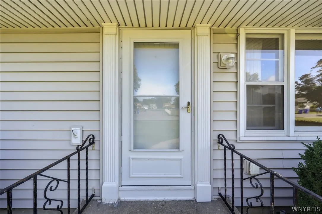 3311 Cox Drive, Hamburg, New York 14219, Hamburg, New York 14219, 3 Bedrooms Bedrooms, 8 Rooms Rooms,1 BathroomBathrooms,Residential,For Sale,3311 Cox Drive, Hamburg, New York 14219,0,B1697785