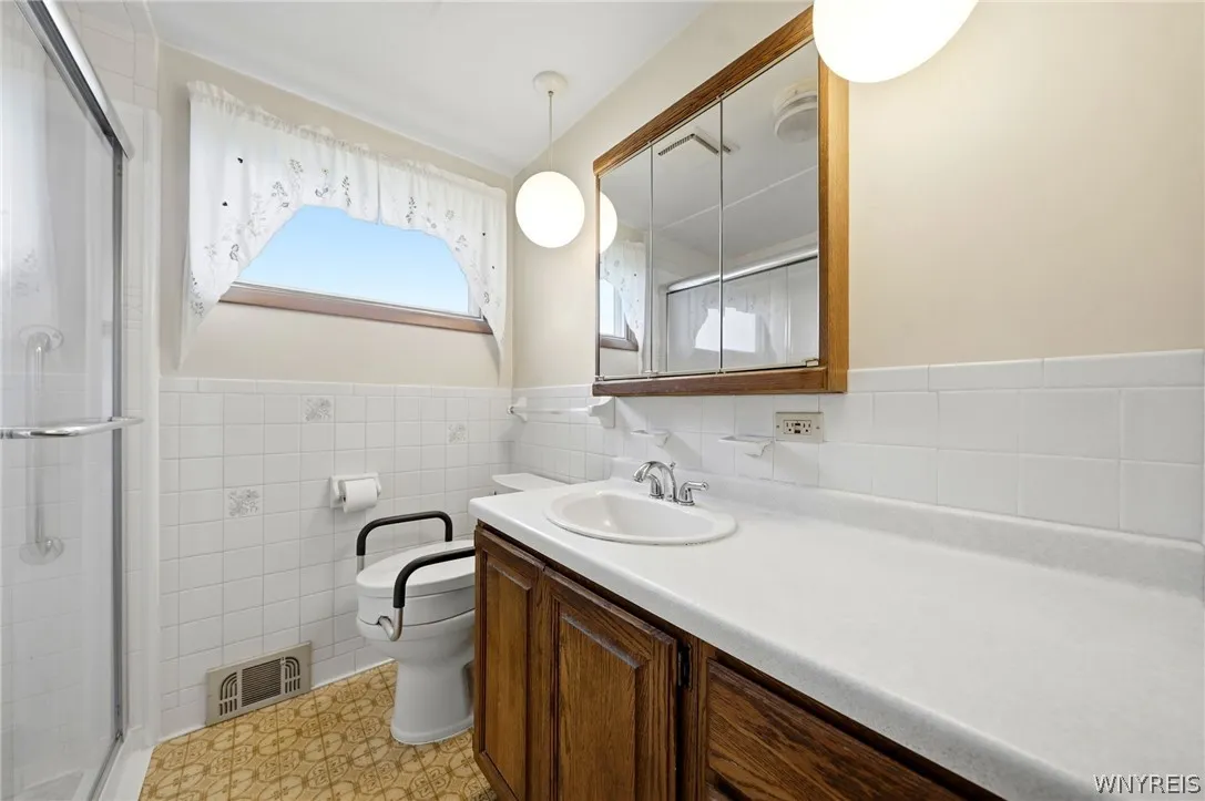 3311 Cox Drive, Hamburg, New York 14219, Hamburg, New York 14219, 3 Bedrooms Bedrooms, 8 Rooms Rooms,1 BathroomBathrooms,Residential,For Sale,3311 Cox Drive, Hamburg, New York 14219,0,B1697785