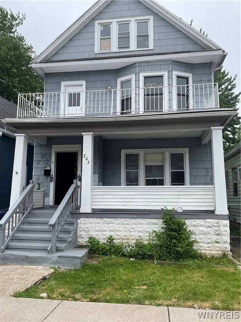 202 Chadduck Avenue, Buffalo, New York 14207, Buffalo, New York 14207, 6 Bedrooms Bedrooms, ,2 BathroomsBathrooms,Residential,For Sale,202 Chadduck Avenue, Buffalo, New York 14207,0,B1697134