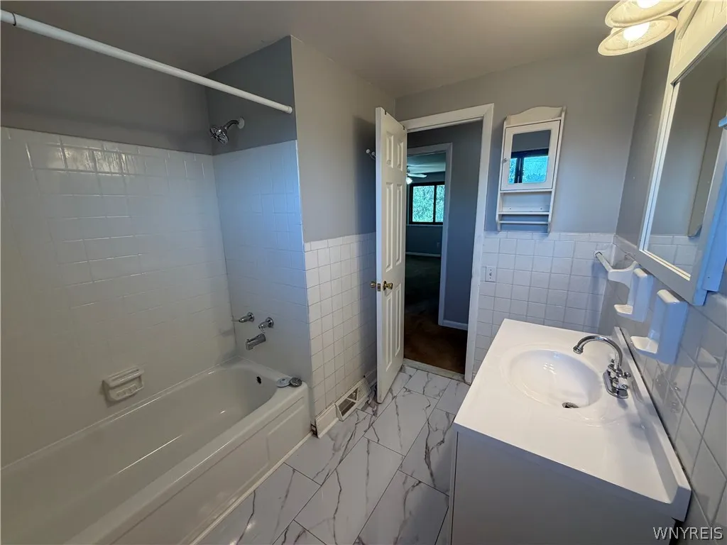 1699 Orchard Park Road, West Seneca, New York 1422, West Seneca, New York 14224, 2 Bedrooms Bedrooms, 6 Rooms Rooms,1 BathroomBathrooms,Residential,For Sale,1699 Orchard Park Road, West Seneca, New York 1422,0,B1698571