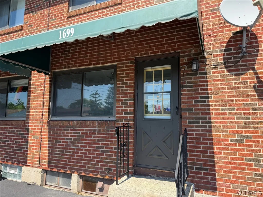 1699 Orchard Park Road, West Seneca, New York 1422, West Seneca, New York 14224, 2 Bedrooms Bedrooms, 6 Rooms Rooms,1 BathroomBathrooms,Residential,For Sale,1699 Orchard Park Road, West Seneca, New York 1422,0,B1698571