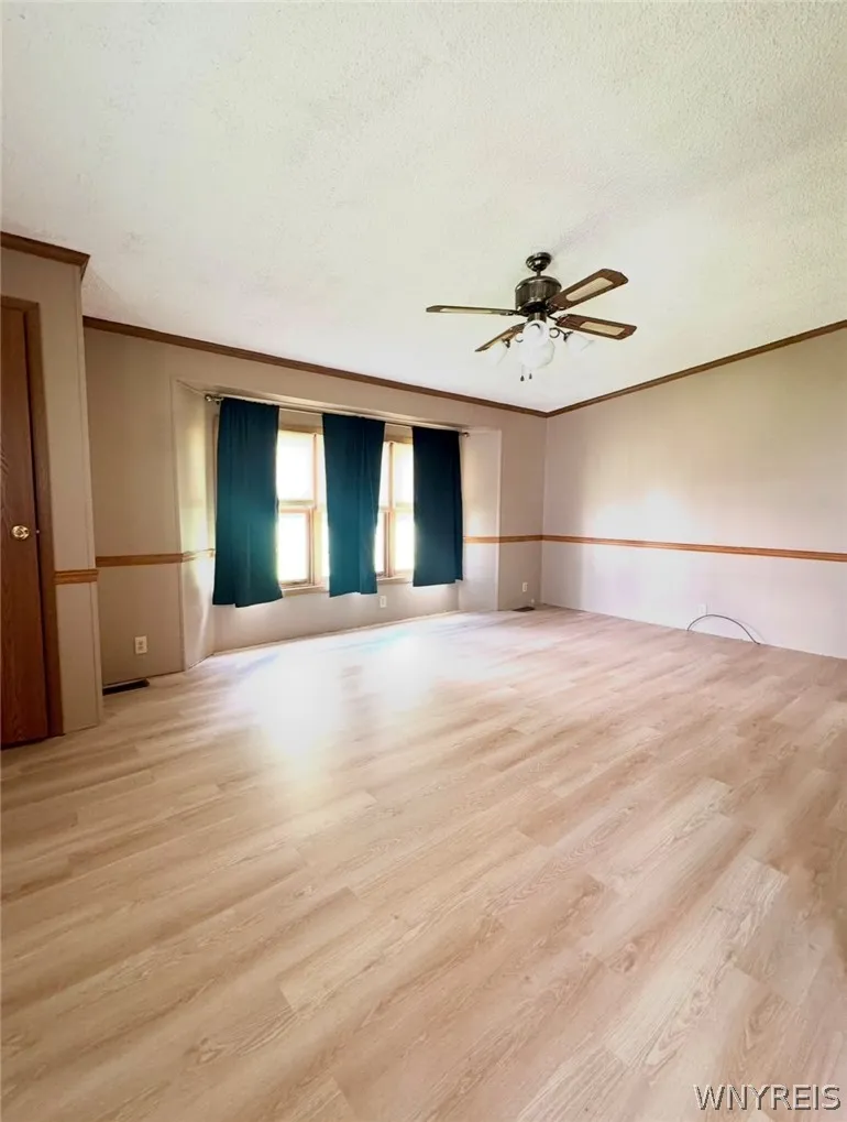 5 White Water Court, Hamburg, New York 14075, Hamburg, New York 14075, 3 Bedrooms Bedrooms, 6 Rooms Rooms,2 BathroomsBathrooms,Residential,For Sale,5 White Water Court, Hamburg, New York 14075,0,B1698533