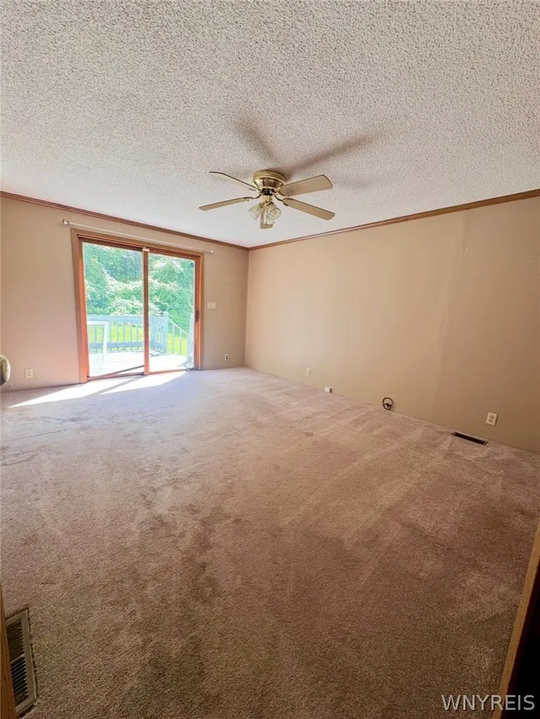 5 White Water Court, Hamburg, New York 14075, Hamburg, New York 14075, 3 Bedrooms Bedrooms, 6 Rooms Rooms,2 BathroomsBathrooms,Residential,For Sale,5 White Water Court, Hamburg, New York 14075,0,B1698533