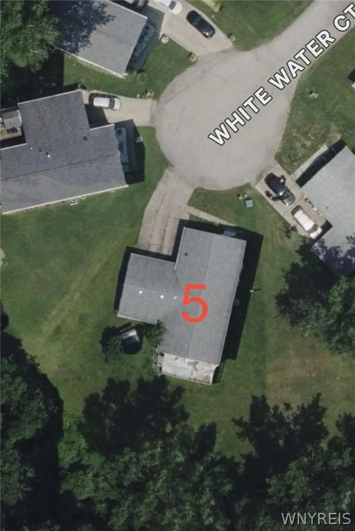 5 White Water Court, Hamburg, New York 14075, Hamburg, New York 14075, 3 Bedrooms Bedrooms, 6 Rooms Rooms,2 BathroomsBathrooms,Residential,For Sale,5 White Water Court, Hamburg, New York 14075,0,B1698533