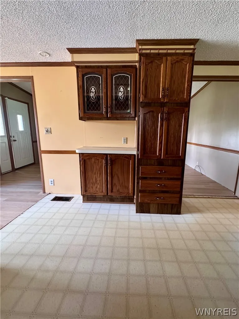 5 White Water Court, Hamburg, New York 14075, Hamburg, New York 14075, 3 Bedrooms Bedrooms, 6 Rooms Rooms,2 BathroomsBathrooms,Residential,For Sale,5 White Water Court, Hamburg, New York 14075,0,B1698533