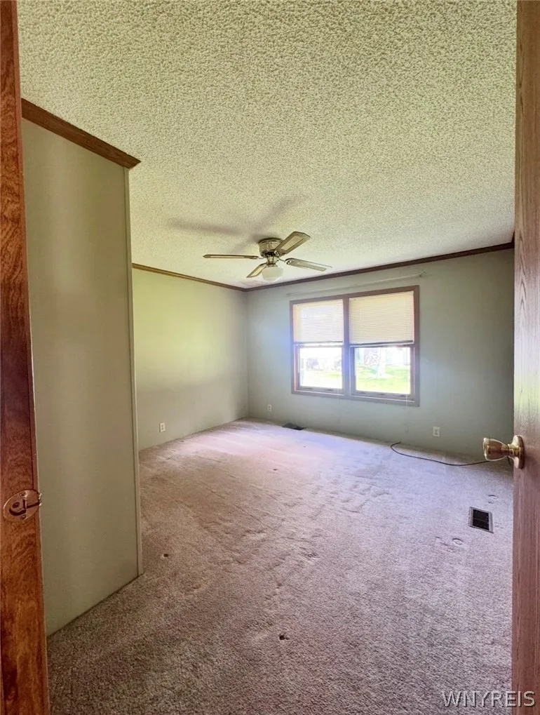 5 White Water Court, Hamburg, New York 14075, Hamburg, New York 14075, 3 Bedrooms Bedrooms, 6 Rooms Rooms,2 BathroomsBathrooms,Residential,For Sale,5 White Water Court, Hamburg, New York 14075,0,B1698533