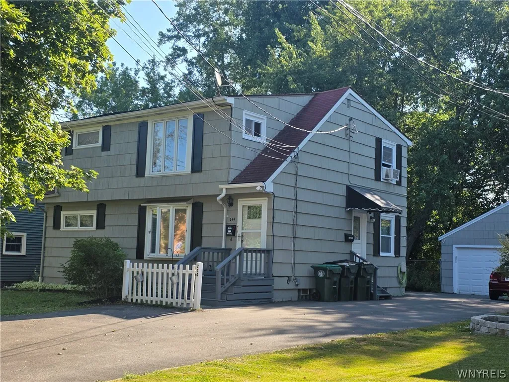 244 Evans Street, Amherst, New York 14221, Amherst, New York 14221, 4 Bedrooms Bedrooms, ,2 BathroomsBathrooms,Residential,For Sale,244 Evans Street, Amherst, New York 14221,0,B1688585