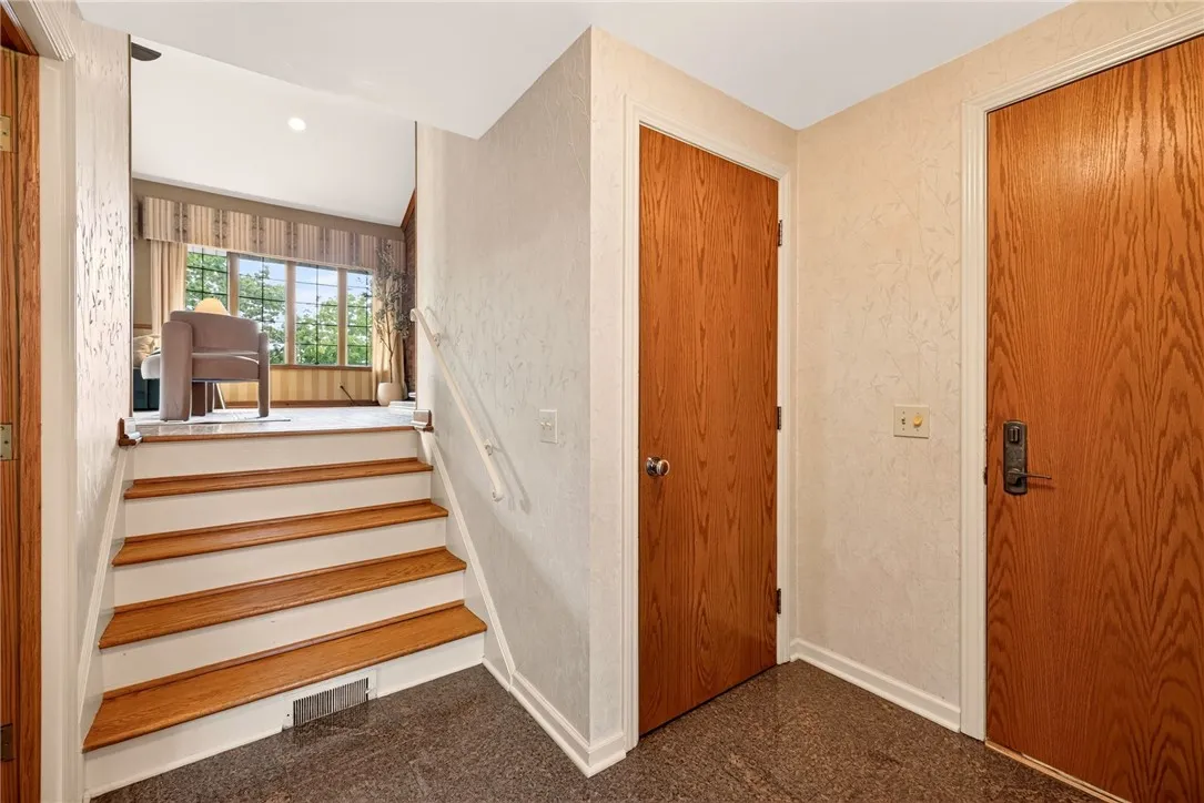 135 Orchard Park Boulevard, Irondequoit, New York, Irondequoit, New York 14609, 4 Bedrooms Bedrooms, 8 Rooms Rooms,3 BathroomsBathrooms,Residential,For Sale,135 Orchard Park Boulevard, Irondequoit, New York ,0,R1698643