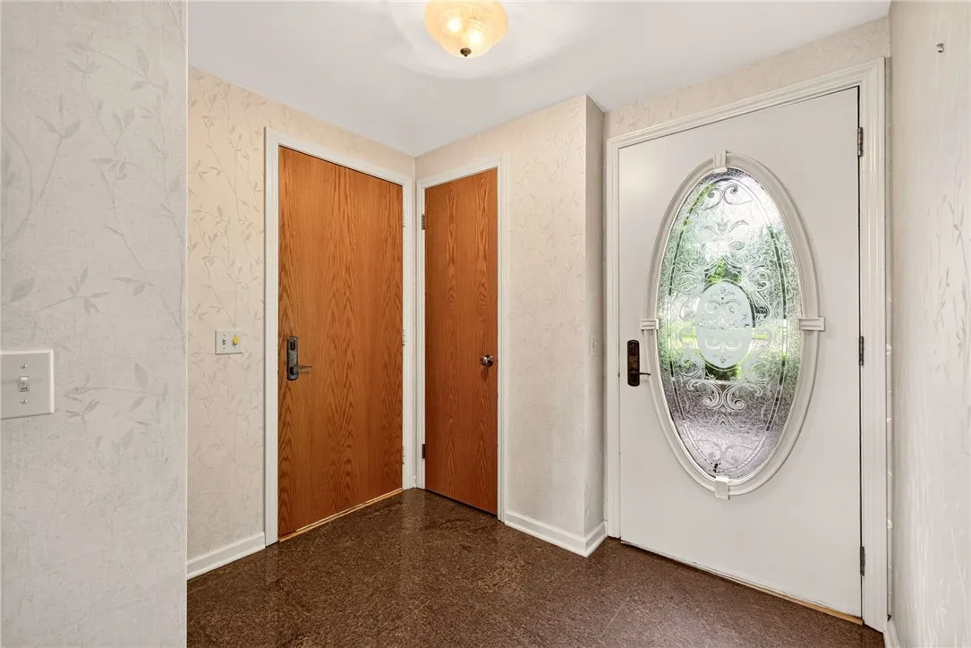 135 Orchard Park Boulevard, Irondequoit, New York, Irondequoit, New York 14609, 4 Bedrooms Bedrooms, 8 Rooms Rooms,3 BathroomsBathrooms,Residential,For Sale,135 Orchard Park Boulevard, Irondequoit, New York ,0,R1698643