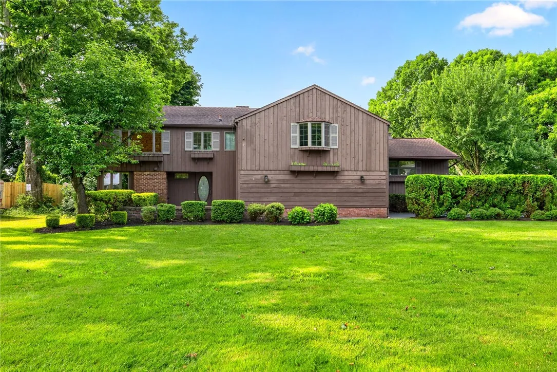 135 Orchard Park Boulevard, Irondequoit, New York, Irondequoit, New York 14609, 4 Bedrooms Bedrooms, 8 Rooms Rooms,3 BathroomsBathrooms,Residential,For Sale,135 Orchard Park Boulevard, Irondequoit, New York ,0,R1698643