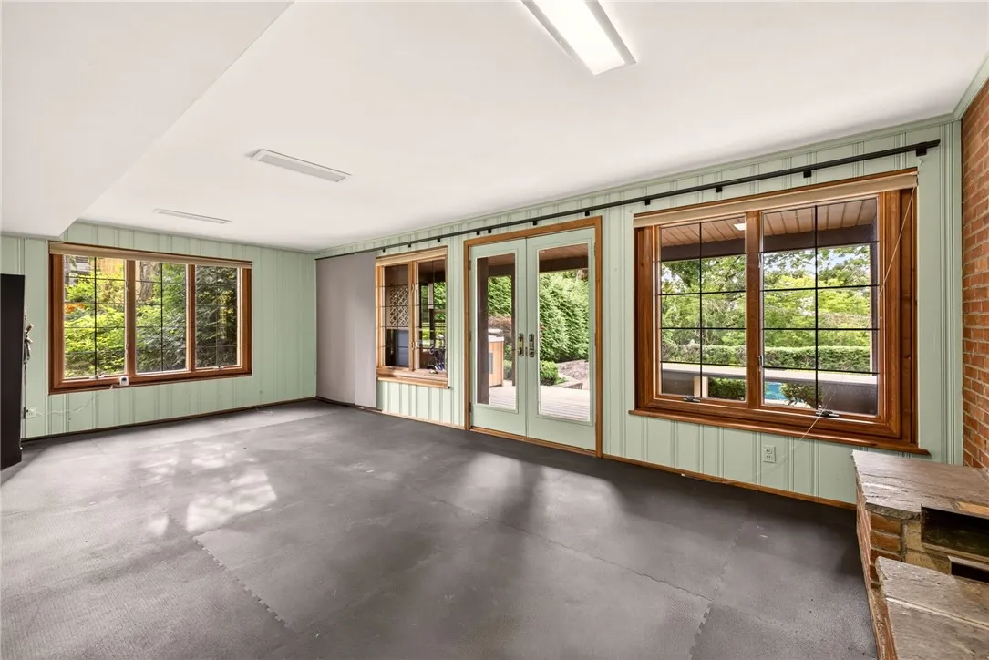 135 Orchard Park Boulevard, Irondequoit, New York, Irondequoit, New York 14609, 4 Bedrooms Bedrooms, 8 Rooms Rooms,3 BathroomsBathrooms,Residential,For Sale,135 Orchard Park Boulevard, Irondequoit, New York ,0,R1698643