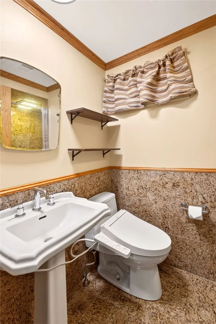 135 Orchard Park Boulevard, Irondequoit, New York, Irondequoit, New York 14609, 4 Bedrooms Bedrooms, 8 Rooms Rooms,3 BathroomsBathrooms,Residential,For Sale,135 Orchard Park Boulevard, Irondequoit, New York ,0,R1698643