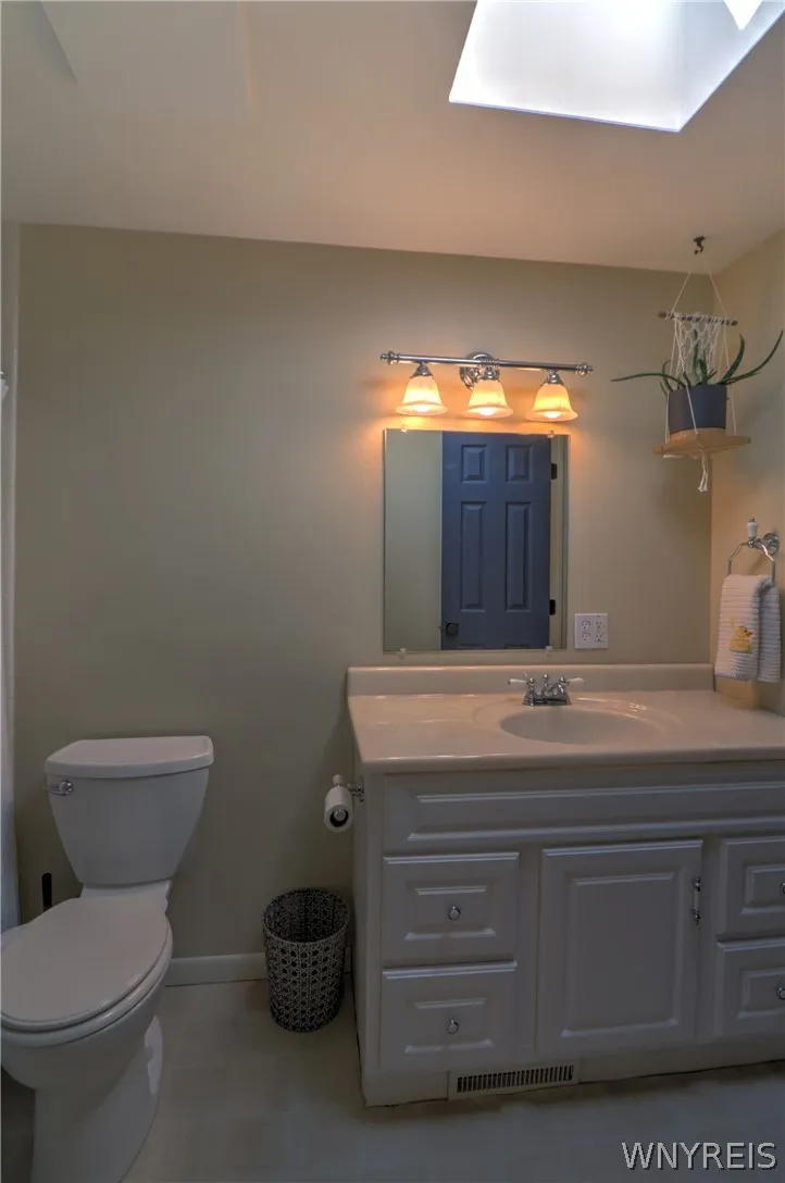 84 Regency Drive, Grand Island, New York 14072, Grand Island, New York 14072, 3 Bedrooms Bedrooms, 9 Rooms Rooms,2 BathroomsBathrooms,Residential,For Sale,84 Regency Drive, Grand Island, New York 14072,0,B1698377