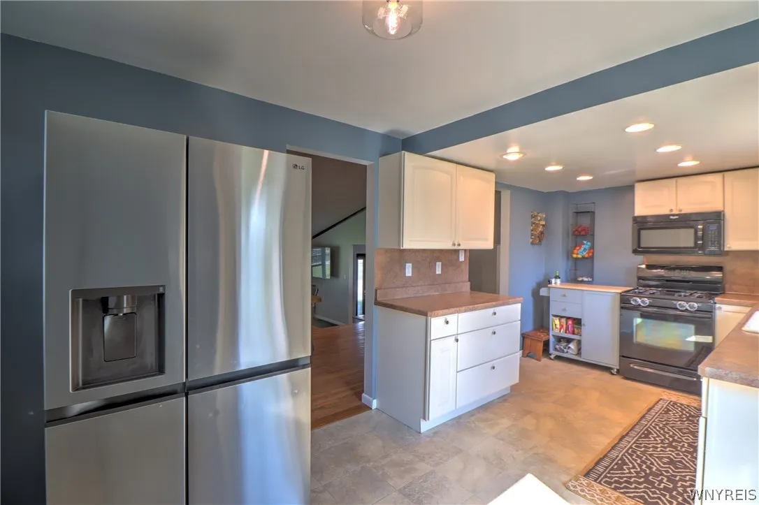84 Regency Drive, Grand Island, New York 14072, Grand Island, New York 14072, 3 Bedrooms Bedrooms, 9 Rooms Rooms,2 BathroomsBathrooms,Residential,For Sale,84 Regency Drive, Grand Island, New York 14072,0,B1698377