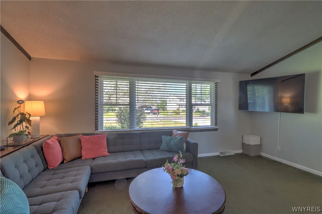 84 Regency Drive, Grand Island, New York 14072, Grand Island, New York 14072, 3 Bedrooms Bedrooms, 9 Rooms Rooms,2 BathroomsBathrooms,Residential,For Sale,84 Regency Drive, Grand Island, New York 14072,0,B1698377
