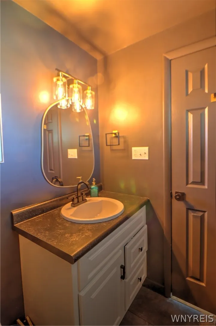 84 Regency Drive, Grand Island, New York 14072, Grand Island, New York 14072, 3 Bedrooms Bedrooms, 9 Rooms Rooms,2 BathroomsBathrooms,Residential,For Sale,84 Regency Drive, Grand Island, New York 14072,0,B1698377