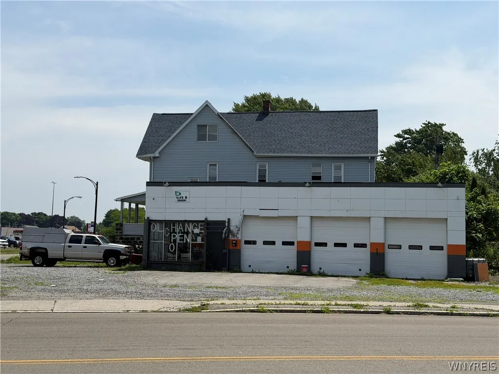 1423 South Park Avenue, Buffalo, New York 14220, Buffalo, New York 14220, ,Commercial Sale,For Sale,1423 South Park Avenue, Buffalo, New York 14220,0,B1697518