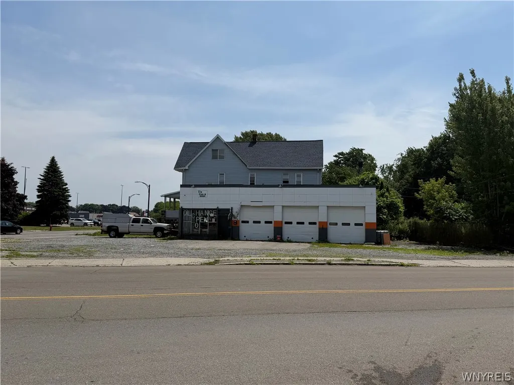 1423 South Park Avenue, Buffalo, New York 14220, Buffalo, New York 14220, ,Commercial Sale,For Sale,1423 South Park Avenue, Buffalo, New York 14220,0,B1697518