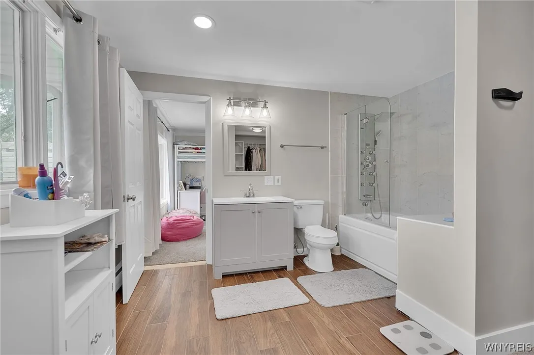 9230 Valley Stream Road, Clarence, New York 14031, Clarence, New York 14031, 5 Bedrooms Bedrooms, 8 Rooms Rooms,2 BathroomsBathrooms,Residential,For Sale,9230 Valley Stream Road, Clarence, New York 14031,0,B1698442