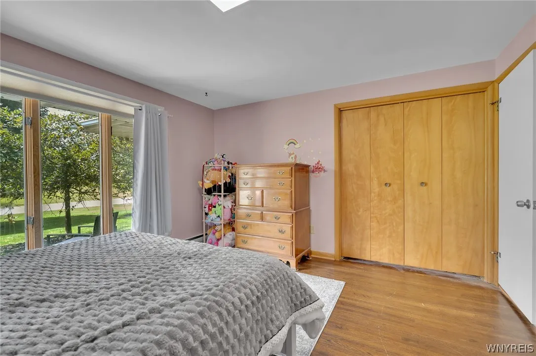 9230 Valley Stream Road, Clarence, New York 14031, Clarence, New York 14031, 5 Bedrooms Bedrooms, 8 Rooms Rooms,2 BathroomsBathrooms,Residential,For Sale,9230 Valley Stream Road, Clarence, New York 14031,0,B1698442