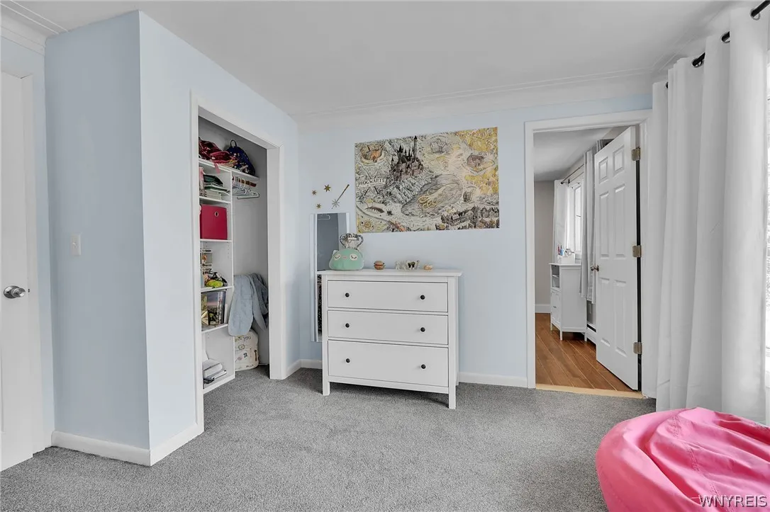 9230 Valley Stream Road, Clarence, New York 14031, Clarence, New York 14031, 5 Bedrooms Bedrooms, 8 Rooms Rooms,2 BathroomsBathrooms,Residential,For Sale,9230 Valley Stream Road, Clarence, New York 14031,0,B1698442