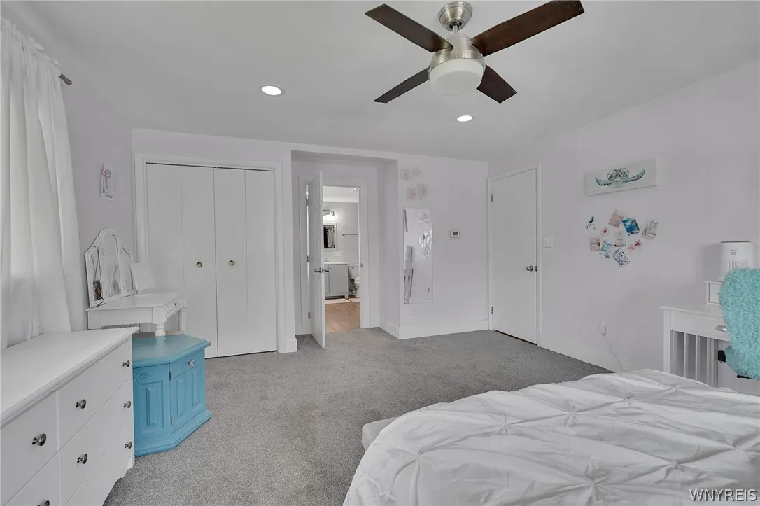 9230 Valley Stream Road, Clarence, New York 14031, Clarence, New York 14031, 5 Bedrooms Bedrooms, 8 Rooms Rooms,2 BathroomsBathrooms,Residential,For Sale,9230 Valley Stream Road, Clarence, New York 14031,0,B1698442
