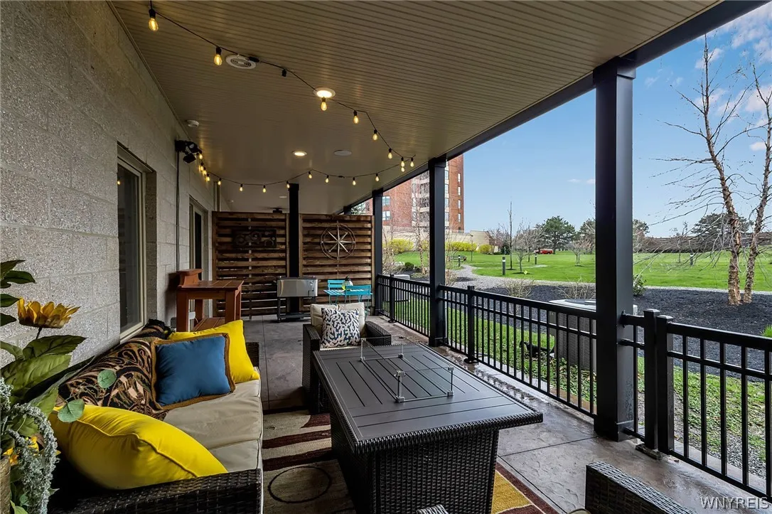 37 Ojibwa Circle, Buffalo, New York 14202, Buffalo, New York 14202, 2 Bedrooms Bedrooms, 6 Rooms Rooms,2 BathroomsBathrooms,Residential,For Sale,37 Ojibwa Circle, Buffalo, New York 14202,0,B1696142
