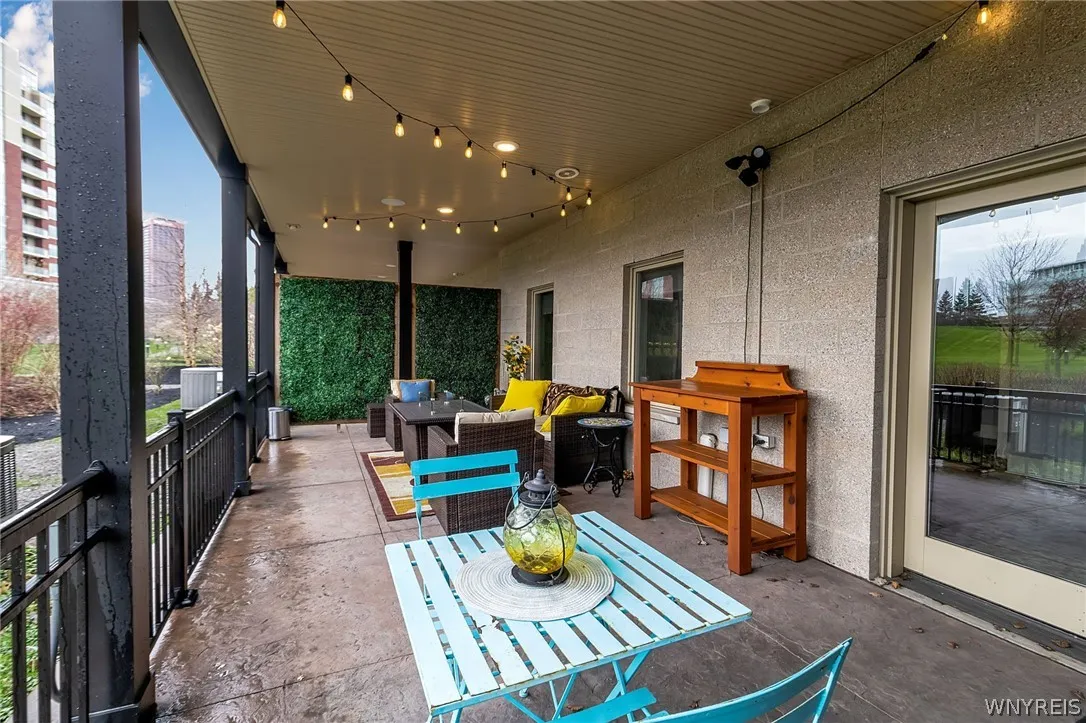 37 Ojibwa Circle, Buffalo, New York 14202, Buffalo, New York 14202, 2 Bedrooms Bedrooms, 6 Rooms Rooms,2 BathroomsBathrooms,Residential,For Sale,37 Ojibwa Circle, Buffalo, New York 14202,0,B1696142