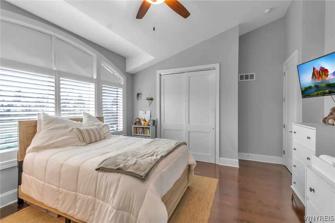 37 Ojibwa Circle, Buffalo, New York 14202, Buffalo, New York 14202, 2 Bedrooms Bedrooms, 6 Rooms Rooms,2 BathroomsBathrooms,Residential,For Sale,37 Ojibwa Circle, Buffalo, New York 14202,0,B1696142