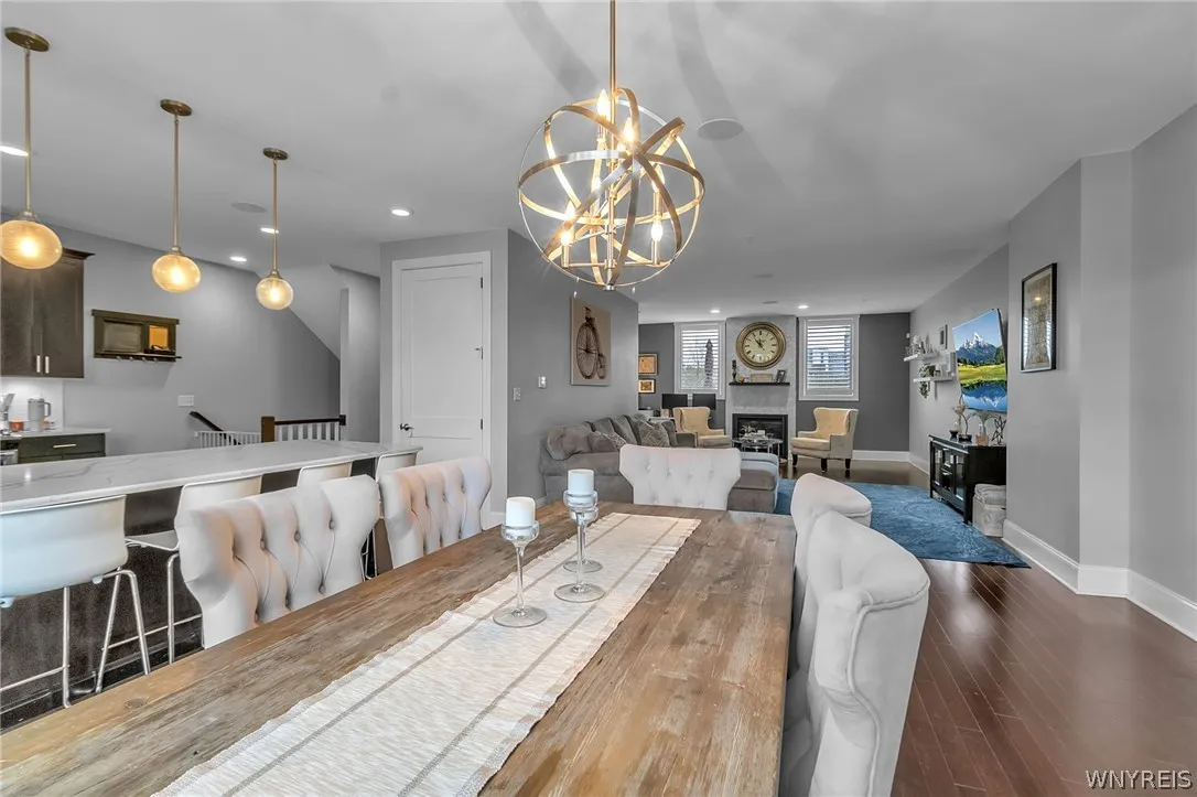 37 Ojibwa Circle, Buffalo, New York 14202, Buffalo, New York 14202, 2 Bedrooms Bedrooms, 6 Rooms Rooms,2 BathroomsBathrooms,Residential,For Sale,37 Ojibwa Circle, Buffalo, New York 14202,0,B1696142