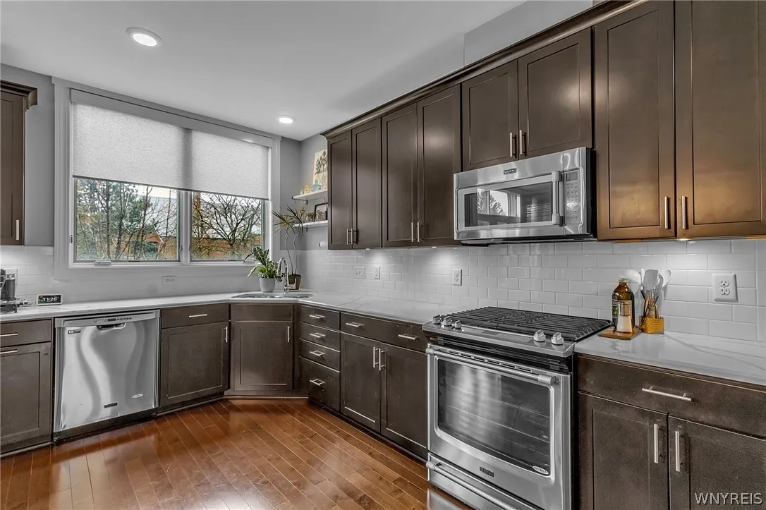 37 Ojibwa Circle, Buffalo, New York 14202, Buffalo, New York 14202, 2 Bedrooms Bedrooms, 6 Rooms Rooms,2 BathroomsBathrooms,Residential,For Sale,37 Ojibwa Circle, Buffalo, New York 14202,0,B1696142