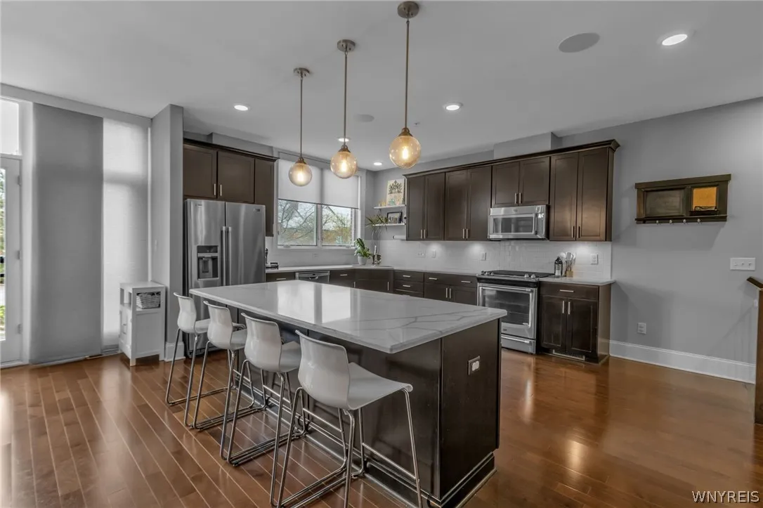 37 Ojibwa Circle, Buffalo, New York 14202, Buffalo, New York 14202, 2 Bedrooms Bedrooms, 6 Rooms Rooms,2 BathroomsBathrooms,Residential,For Sale,37 Ojibwa Circle, Buffalo, New York 14202,0,B1696142