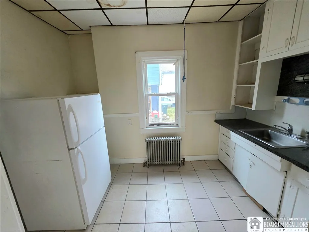 329 Crossman Street, Jamestown, New York 14701, Jamestown, New York 14701, 1 Bedroom Bedrooms, 3 Rooms Rooms,1 BathroomBathrooms,Residential Lease,For Rent,329 Crossman Street, Jamestown, New York 14701,0,R1698803