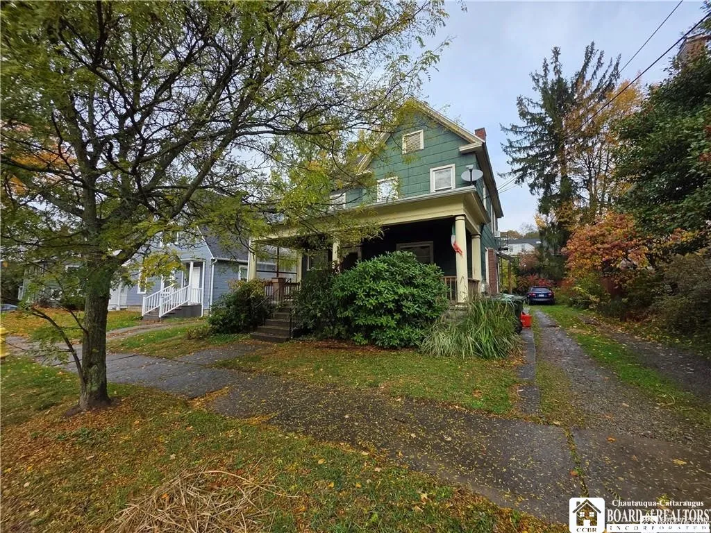 329 Crossman Street, Jamestown, New York 14701, Jamestown, New York 14701, 1 Bedroom Bedrooms, 3 Rooms Rooms,1 BathroomBathrooms,Residential Lease,For Rent,329 Crossman Street, Jamestown, New York 14701,0,R1698803