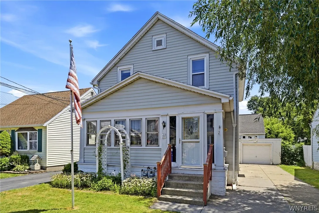 111 Tindle Avenue, West Seneca, New York 14224, West Seneca, New York 14224, 8 Bedrooms Bedrooms, ,3 BathroomsBathrooms,Residential,For Sale,111 Tindle Avenue, West Seneca, New York 14224,0,B1695390