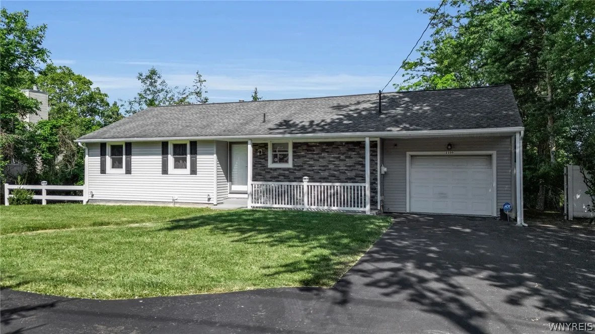 2350 Berg Road, West Seneca, New York 14218, West Seneca, New York 14218, 3 Bedrooms Bedrooms, 6 Rooms Rooms,1 BathroomBathrooms,Residential,For Sale,2350 Berg Road, West Seneca, New York 14218,0,B1696665