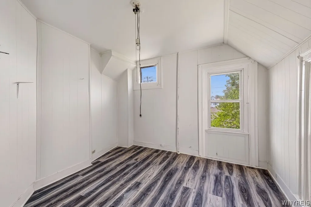 504 Woodlawn Avenue, Buffalo, New York 14208, Buffalo, New York 14208, 6 Bedrooms Bedrooms, ,2 BathroomsBathrooms,Residential,For Sale,504 Woodlawn Avenue, Buffalo, New York 14208,0,B1698846