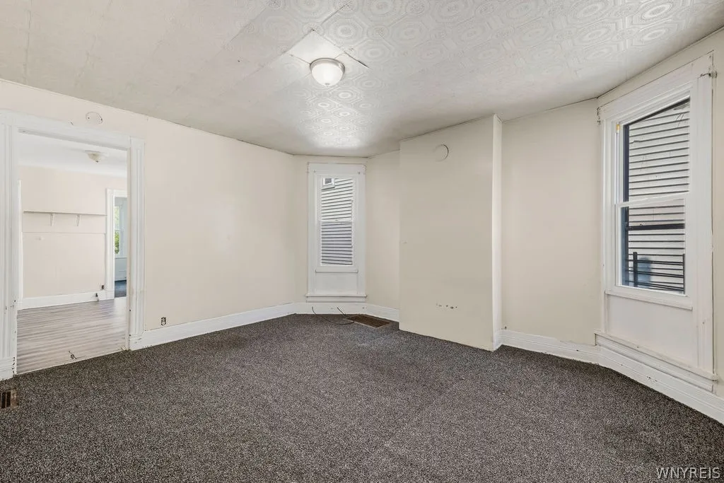 504 Woodlawn Avenue, Buffalo, New York 14208, Buffalo, New York 14208, 6 Bedrooms Bedrooms, ,2 BathroomsBathrooms,Residential,For Sale,504 Woodlawn Avenue, Buffalo, New York 14208,0,B1698846