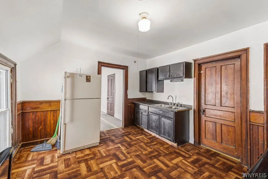 504 Woodlawn Avenue, Buffalo, New York 14208, Buffalo, New York 14208, 6 Bedrooms Bedrooms, ,2 BathroomsBathrooms,Residential,For Sale,504 Woodlawn Avenue, Buffalo, New York 14208,0,B1698846