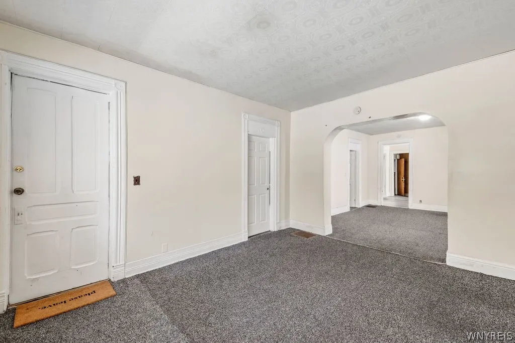 504 Woodlawn Avenue, Buffalo, New York 14208, Buffalo, New York 14208, 6 Bedrooms Bedrooms, ,2 BathroomsBathrooms,Residential,For Sale,504 Woodlawn Avenue, Buffalo, New York 14208,0,B1698846