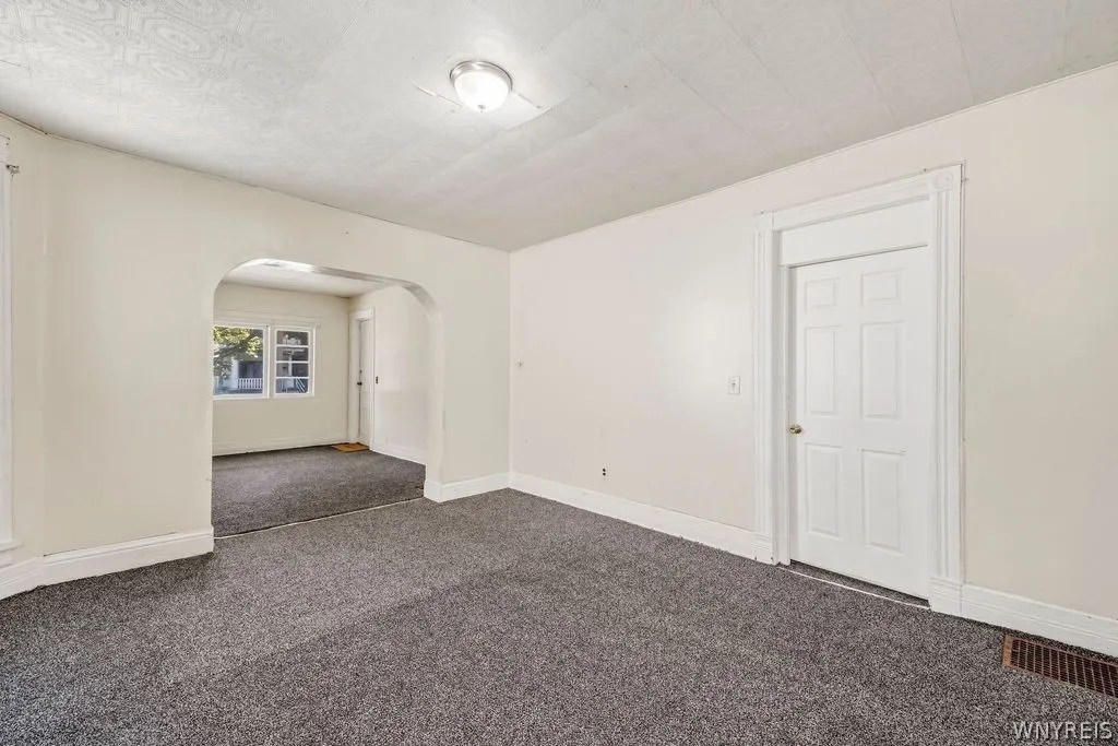 504 Woodlawn Avenue, Buffalo, New York 14208, Buffalo, New York 14208, 6 Bedrooms Bedrooms, ,2 BathroomsBathrooms,Residential,For Sale,504 Woodlawn Avenue, Buffalo, New York 14208,0,B1698846
